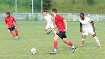 Fotbalisté Zlína (bílé dresy) ve středečním přípravném zápase přehráli druholigový Vyškov 3:0.