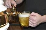 Milovníci piva se musejí připravit na další vlnu zdražování zlatavého moku. Po podzimním růstu se cenovky v hospodách a obchodech pohnou i na jaře