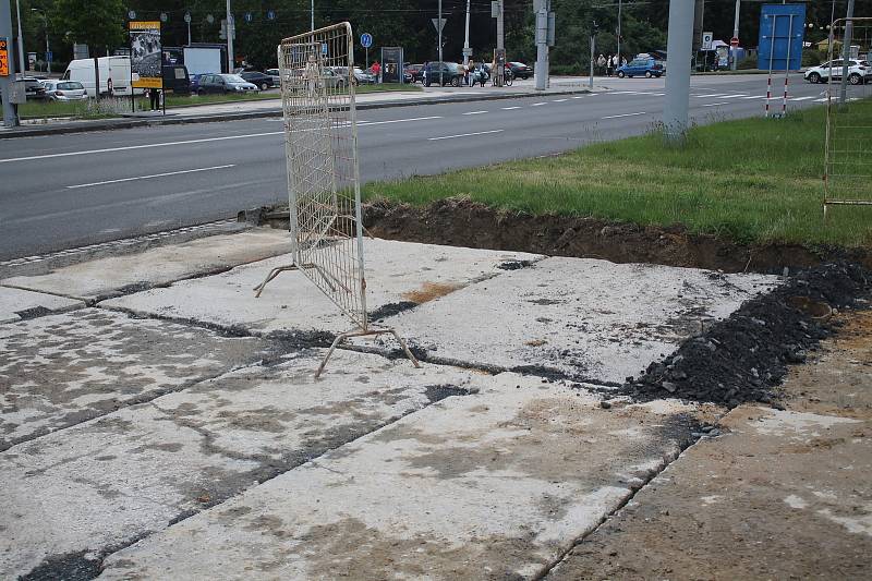 Oprava havárie teplovodu na náměstí práce ve Zlíně.