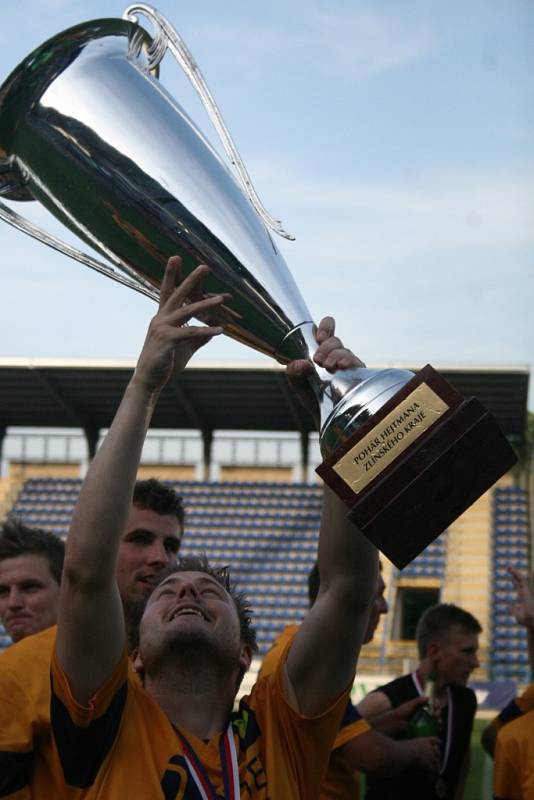 fotbal, KFS, finále, Pohár Hejtmana Zlínského kraje, Štítná nad Vláří (žlutí) - FC Rak Provodov