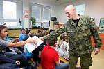 Akce děti a armáda v základní škole Křiby ve Zlíně