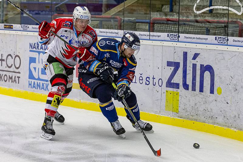 Extraligoví hokejisté PSG Berani Zlín (v modrém) v rámci 43. kola doma vyzvali Pardubice.