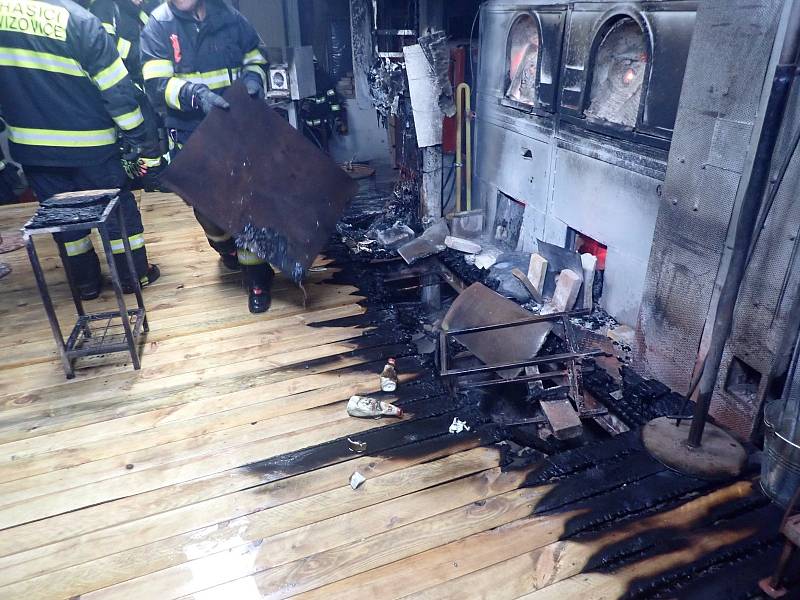 Požár ve sklářské dílně ve Vizovicích způsobil škodu za dva miliony korun.
