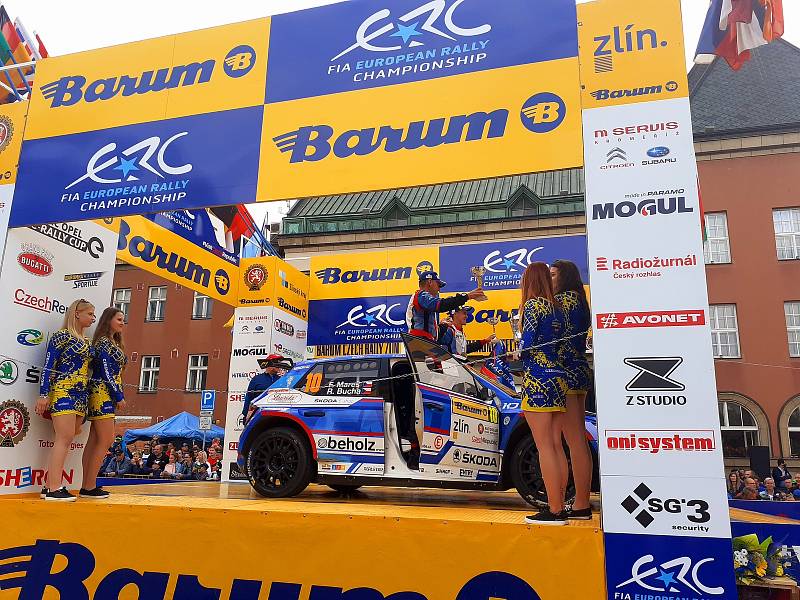 Vítězem 50. ročníku Barum Czech Rally Zlín se stal Jan Kopecký. Letošní barumku přišly na náměstí Míru ve Zlíně zakončit stovky  lidí. 29. srpna 2021