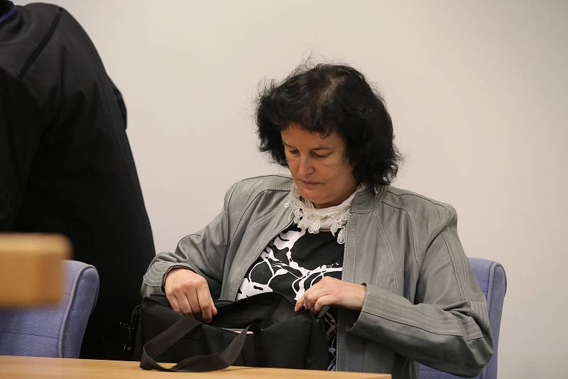 Dana Barnášová  u soudu ve Zlíně.