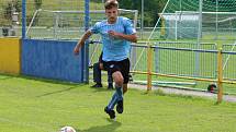 Fotbalisté Zlína B (žluté dresy) v 5. kole MSFL přehráli Znojmo 4:0. Foto: Jan Zahnaš