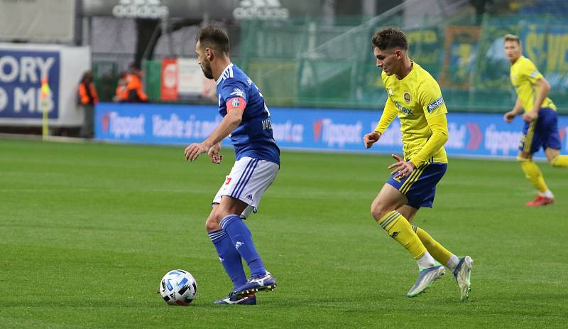 Fotbalisté Zlína (žluté dresy) v 15. kole FORTUNA:LIGY prohráli na hřišti Mladé Boleslavi 0:1.