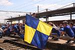 Stovky fanoušků zaplnily okolí vlakového nádraží v Otrokovicích. Všichni mířili do Olomouce na finále Českého poháru