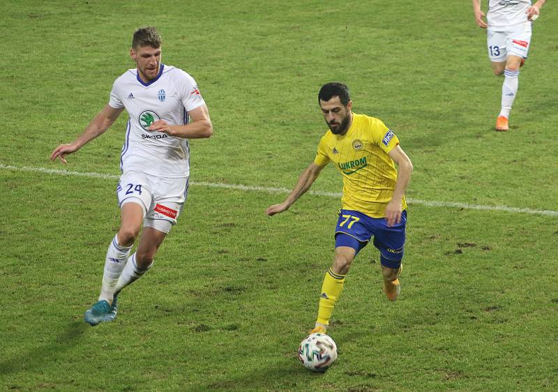 Fotbalisté Zlína (žluté dresy) porazili v dohrávce 18. kola první ligy Mladou Boleslav 2:1.