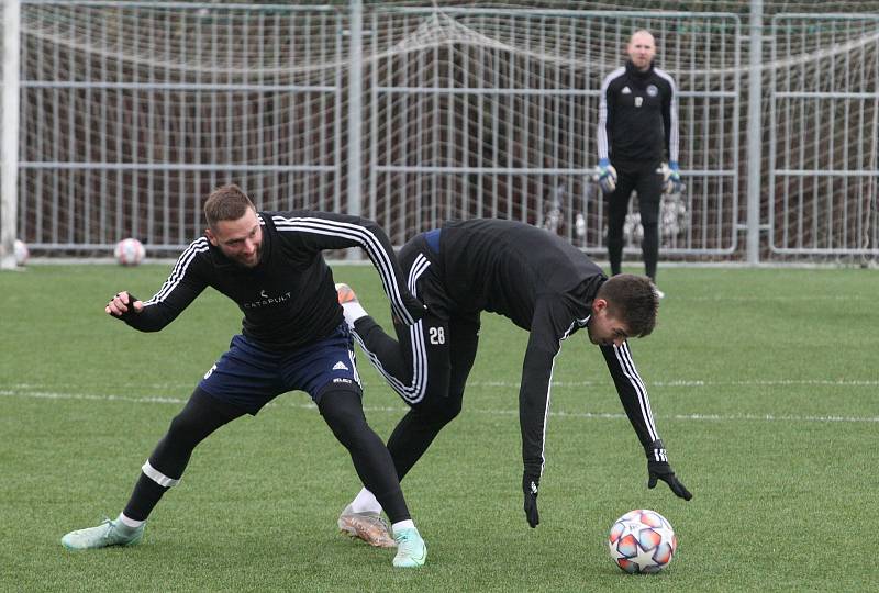 Fotbalisté Zlína se připravují na umělé trávě na Vršavě.