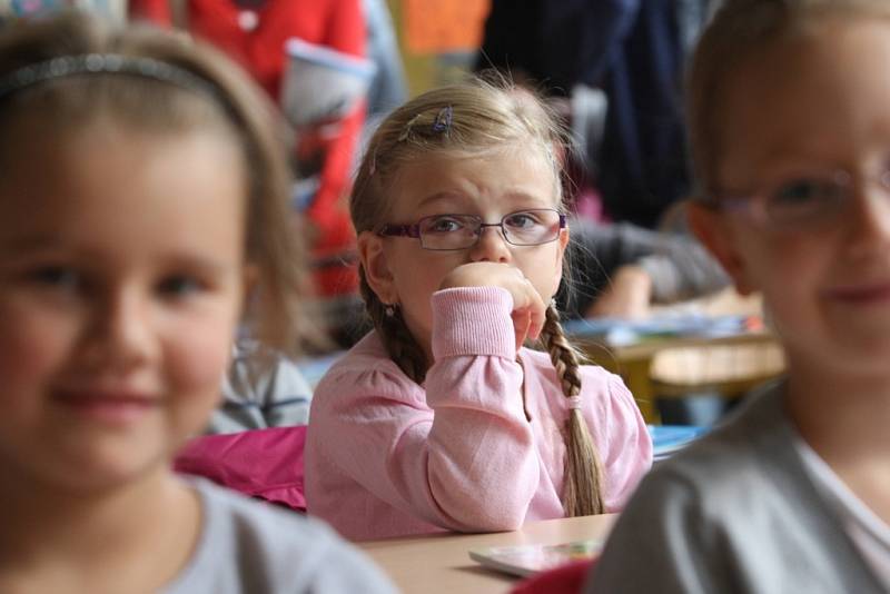 Žáci 1. A ZŠ Emila Zátopka ve Zlíně, paní učitelka Marie Lipenská.