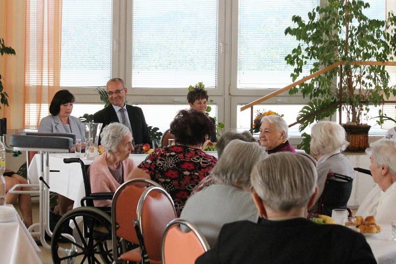 Program první dámy Ivany Zemanové zahrnoval návštěvu Baťova institutu, Domova pro seniory Burešov, Muzea a knihovny ve Štítné n. V., útulku pro zvířata v nouzi na Vršavě a chalupy na Žítkové.