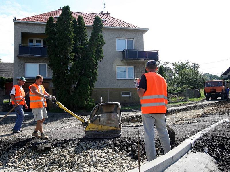 Oprava silnice od Štípy na Hvozdnou 