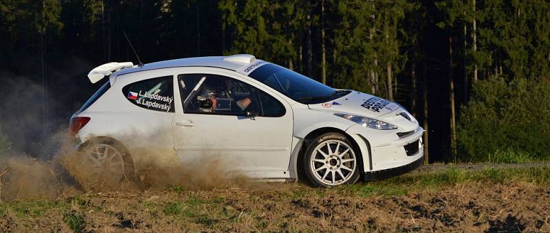 Před nadcházejícím 42. ročníkem Barum Czech Rally Zlín využilo možnost testovat vozy v našem kraji řada předních jezdců. 