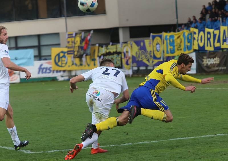 Fastav Zlín (ve žlutém) proti FC Slovácko