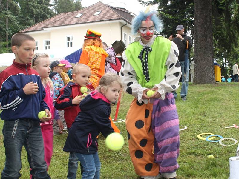 Bez lékařů by se nikdy nenarodili