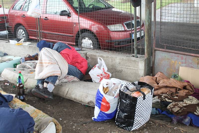 Lidé bez domova ve Zlíně prospali Vánoce třeba pod mostem