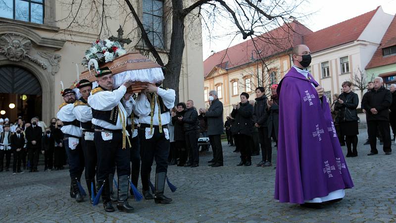 Pohřeb Lubomíra  Málka v kostele Neposkvrněného početí Panny Marie v Uherském Brodě, 6. 11. 2021