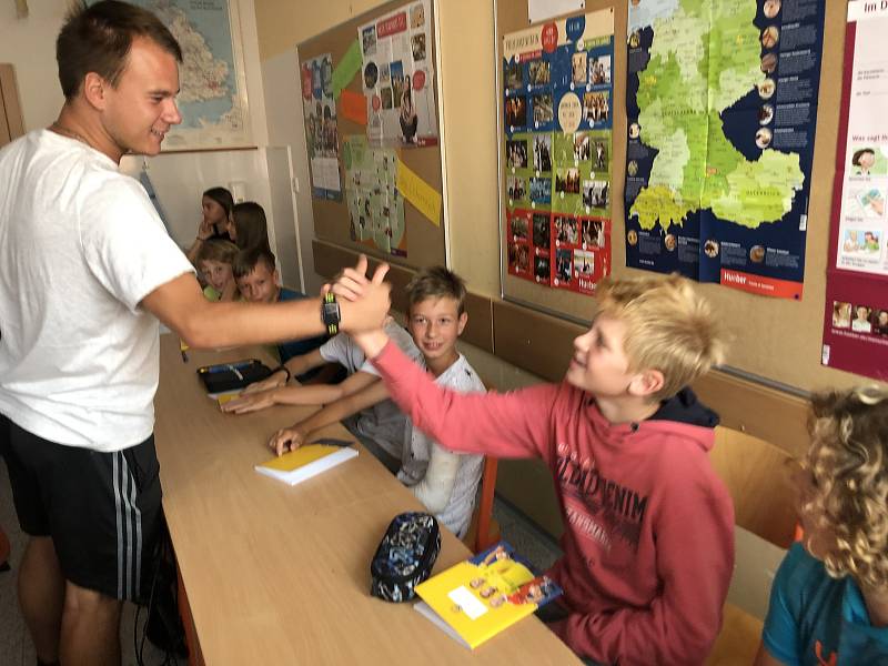 Fotbalisté ligového Zlína ve sportovních třídách odstartovali nový školní rok.