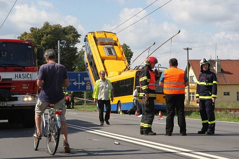 Havárie trolejbusu v Otrokovicích.