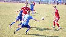 Fotbalisté Otrokovic (modré dresy) ve 20. kole MSFL prohráli s Olomoucí "B" prohráli vysoko 0:5.