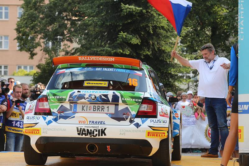 Barum Czech Rally Zlín 2017 start na náměstí Míru ve Zlíně