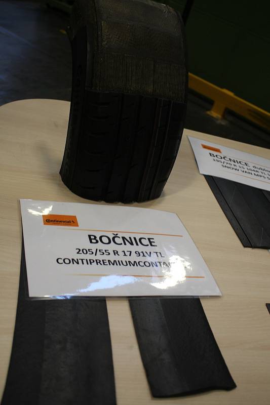 Den otevřených dveří v Continental Barum - Bočnice. Chrání plášť v boční části proti mechanickému poškození a povětrnostním vlivům.