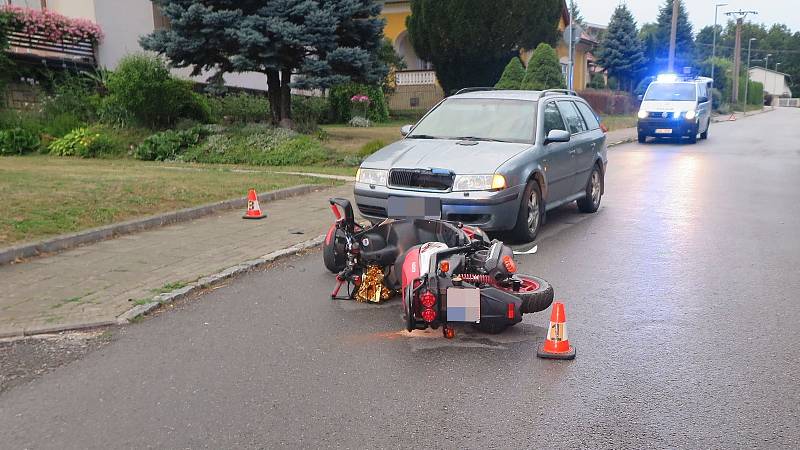 Nehoda motorkářky v Pozlovicích