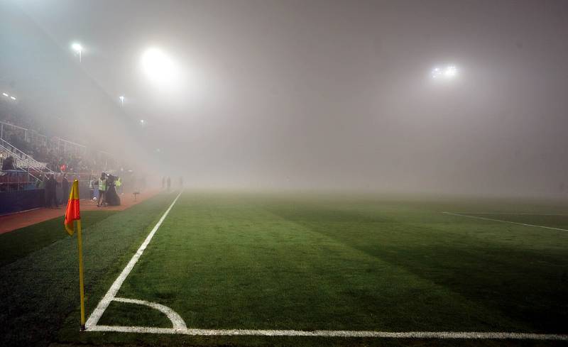 Zápas Evropské ligy  FC Zlín vs. FC Kodaň - mlha na Andrově stadionu v Olomouci