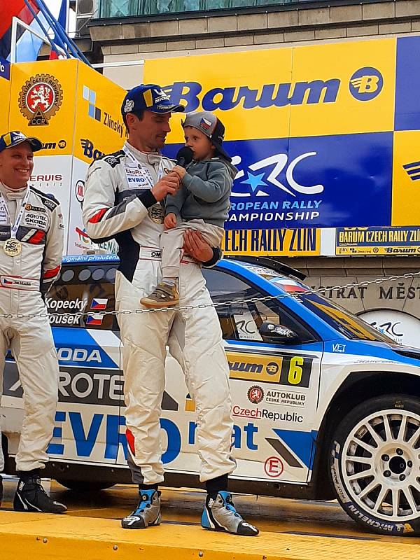 Vítězem 50. ročníku Barum Czech Rally Zlín se stal Jan Kopecký. Letošní barumku přišly na náměstí Míru ve Zlíně zakončit stovky  lidí. 29. srpna 2021