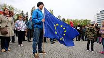 Demonstrace proti ministryni spravedlnosti Marii Benešové na náměstí T. G. Masaryka ve Zlíně, 13. 5. 2019