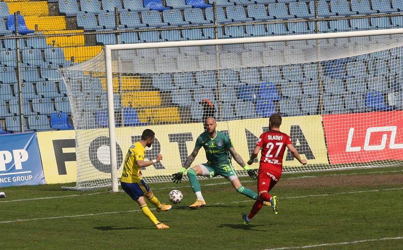 Fotbalisté Zlína (ve žlutých dresech) se v reprezentační přestávce utkali se Sigmou Olomouc.