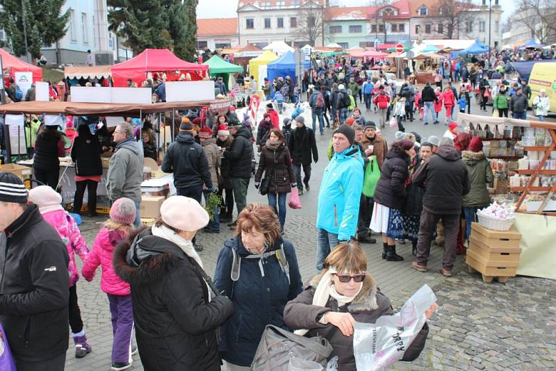 Ve Valašských Kloboukách se od 2. do 4. prosince 2016 konal 25. valašský mikulášský jarmek.