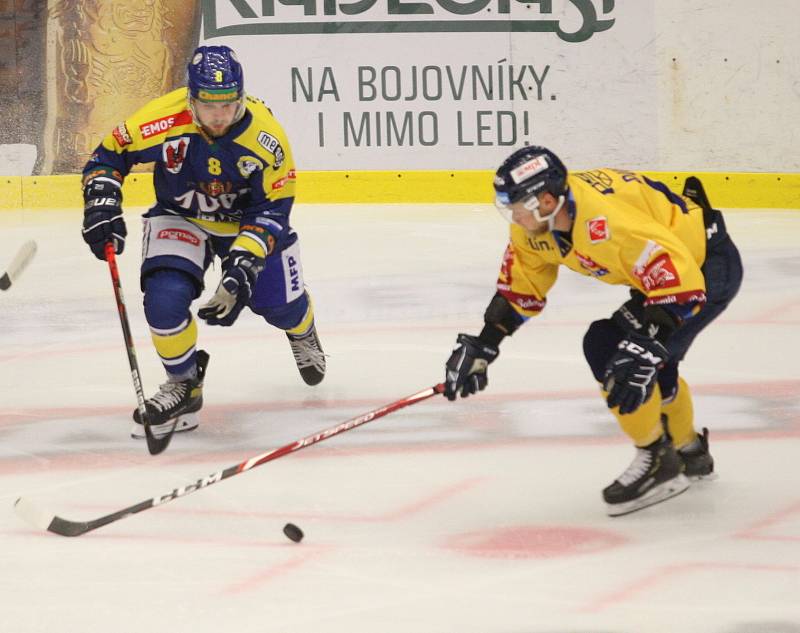 Extraligoví hokejisté Zlína (ve žlutém) v rámci 6. kola skupiny D Generali Česká Cup ve čtvrtek doma vyzvali prvoligový Přerov.