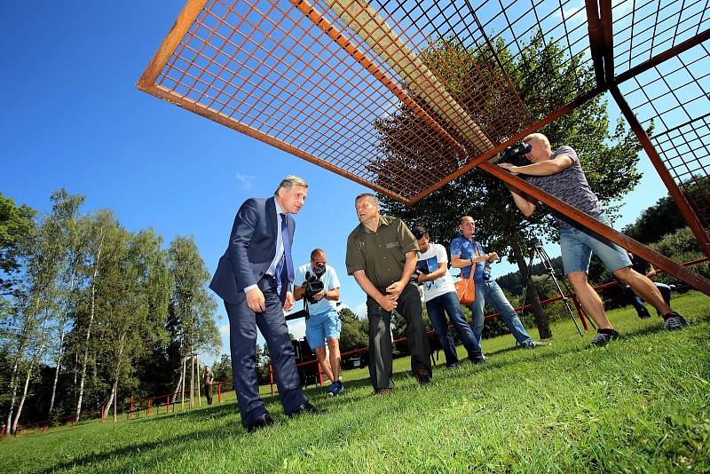 Odchytové klece na divočáky na myslivecké střelnici ve Zlíně.