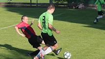 Fotbalisté Slopného (zelené dresy) si v Lize4 poradil s Drnovicemi, které díky hattricku Martina Váni zdolal 3:2. Foto: pro Deník/Jan Zahnaš