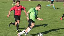 Fotbalisté Slopného (zelené dresy) si v Lize4 poradil s Drnovicemi, které díky hattricku Martina Váni zdolal 3:2. Foto: pro Deník/Jan Zahnaš