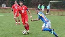 Fotbalisté Otrokovic (červené dresy) doma podlehli Baníku Ostrava "B" 1:4.