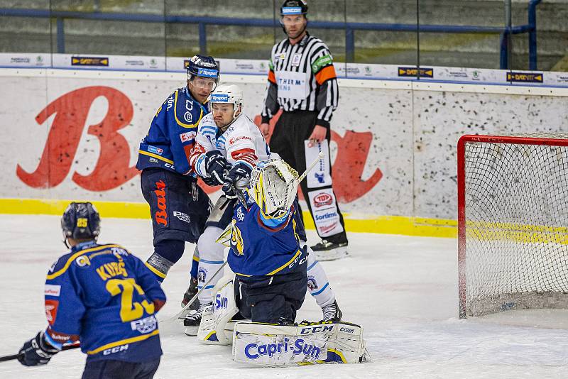 Extraligoví hokejisté Zlína (v modrém) v rámci 37. kola v úterý doma vyzvali favorizovanou Škodu Plzeň.