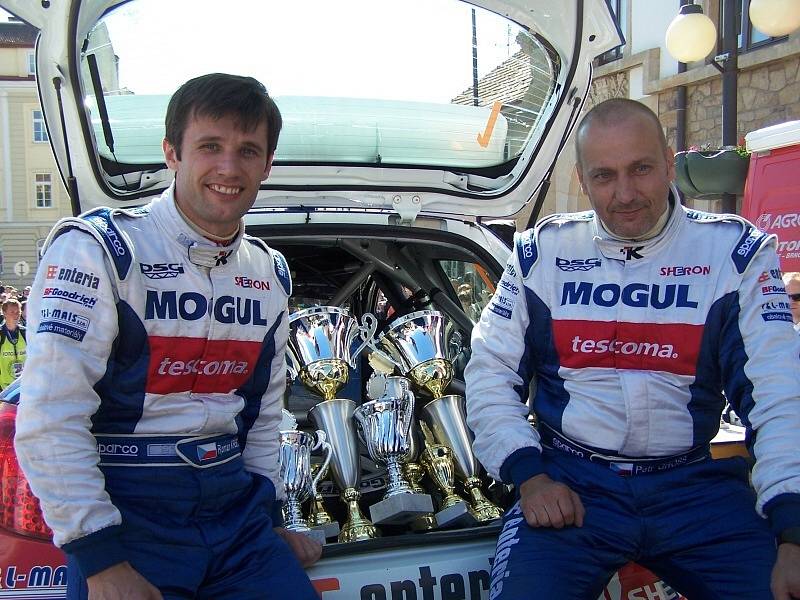 Vítězná dvojice rally v Hustopečích – Roman Kresta a Petr Gross