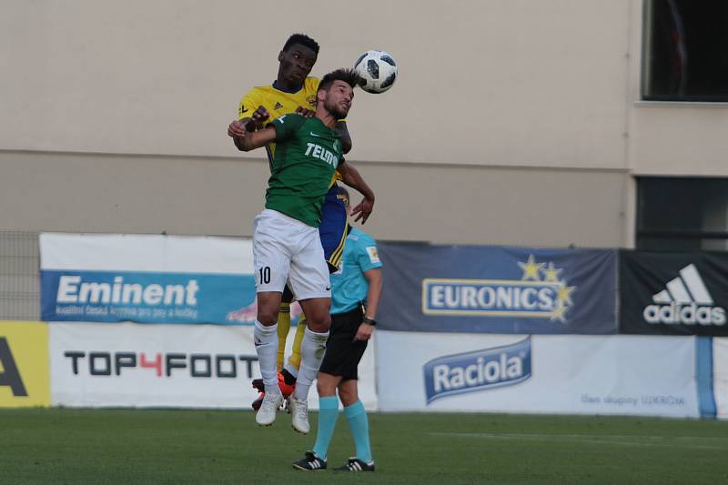 Fotbalisté Zlína (ve žlutých dresech) remizovali ve 3. kole FORTUNA:LIGY s Jabloncem 1:1.