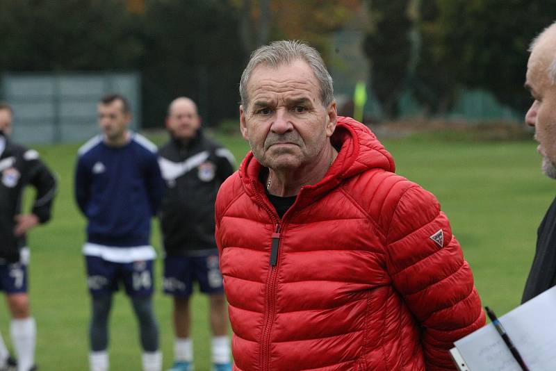 Fotbalisté Malenovic oslavili výročí devadesáti let od založení zápasem proti staré gardě Zlína. V sobotu navíc otevřeli novou tribunu.