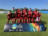 Fotbalisté KFS Zlín (červené dresy) se v závěrečném zápase základní skupiny UEFA Region’s Cupu utkali s polským Dolnoslezským regionem.