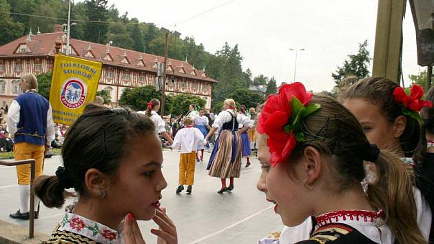 Luhačovice mají za sebou 18. ročník Mezinárodního festivalu Písní a tancem. Zatančit přijely do lázeňského města soubory z České republiky, Slovenska, Bulharska, Polska i Rumunska.