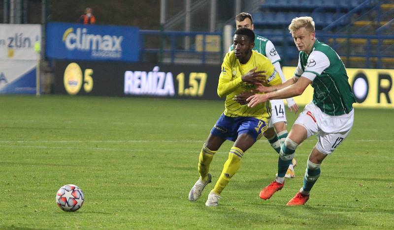 Fotbalisté Zlína (žluté dresy) v 14. kole FORTUNA:LIGY hráli s Jabloncem nerozhodně 0:0.