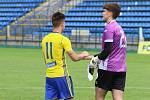 Fotbalisté Zlína B (žluté dresy) v nedělním zápase 29. kole MSFL na Letné remizovali s Frýdkem-Místkem 2:2.