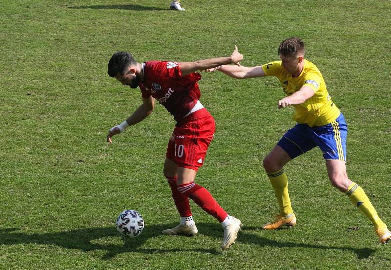 Fotbalisté Zlína (ve žlutých dresech) se v reprezentační přestávce utkali se Sigmou Olomouc.