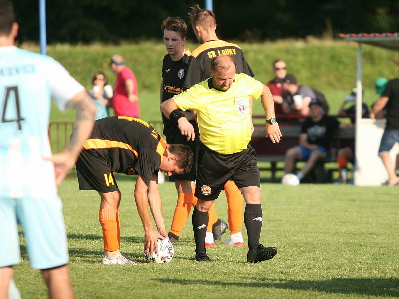 Bezbrankovou remízu přinesl sobotní fotbalový duelu I. B třídy skupiny B v Loukách, kde uhrály Ludkovice (bílo-modří) cenný bod.