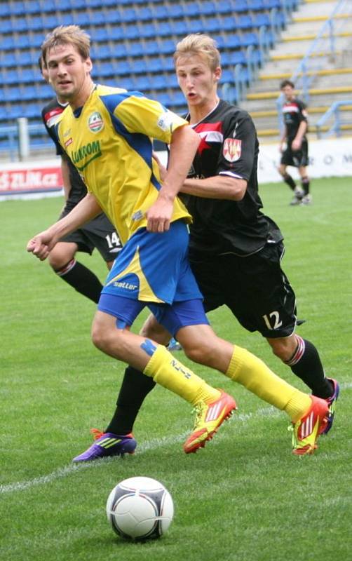 Druholigoví fotbalisté Zlína porazili v přípravném zápase Kroměříž vysoko 7:1.