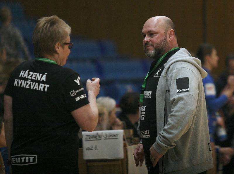 Interligové házenkářky Zlína (v modrém) v nedělním 14. kole doma díky zlepšené druhé půli porazily Kynžvart 23:20 a slaví druhé vítězství v řadě.